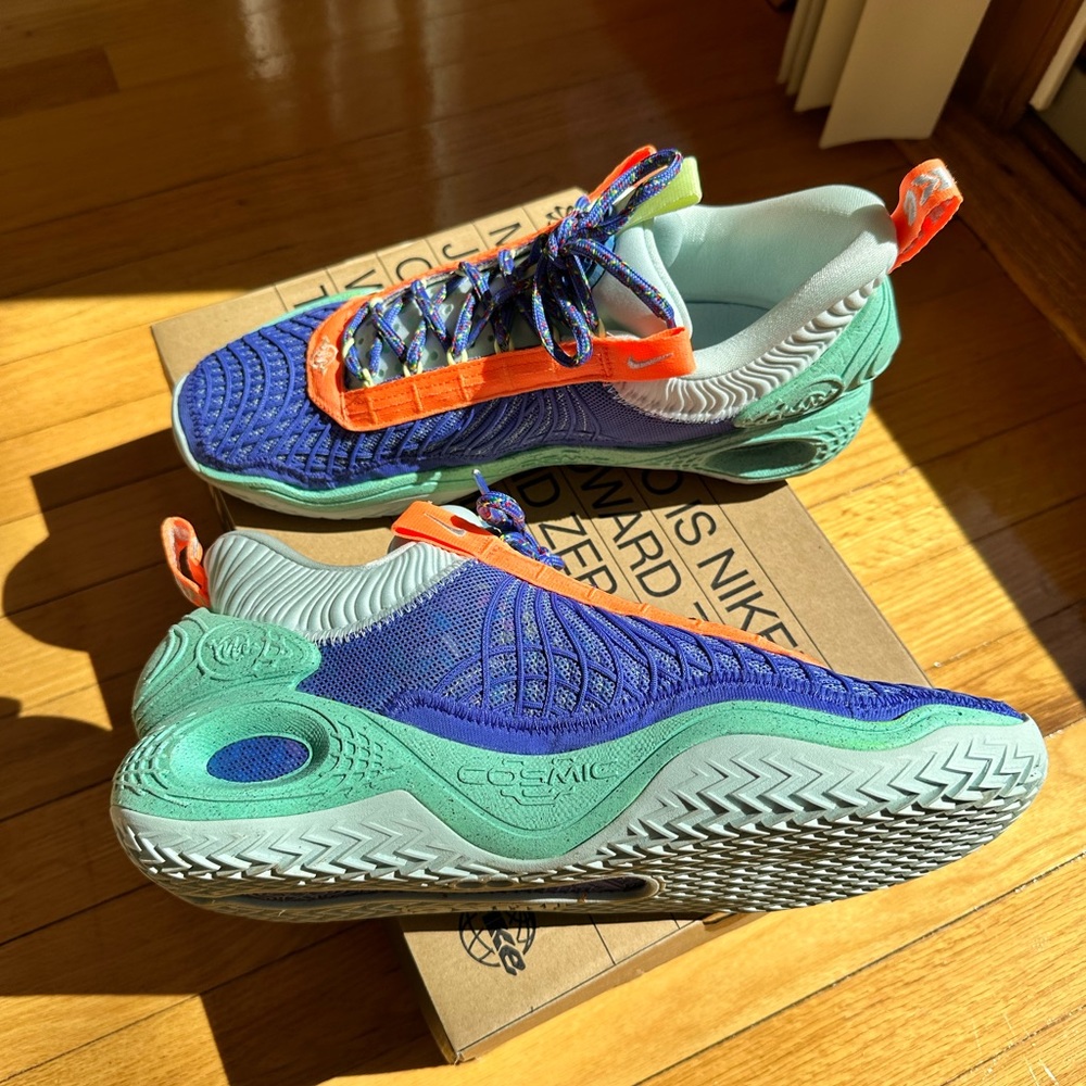 Nike Cosmic